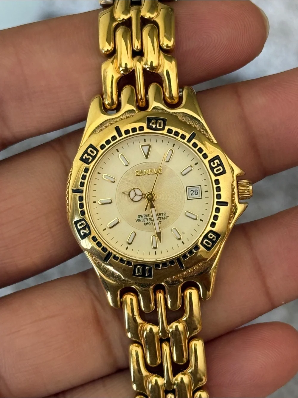Geneve 90s Watch Women Swiss Stainless Steel Gold 200m Date new old stock